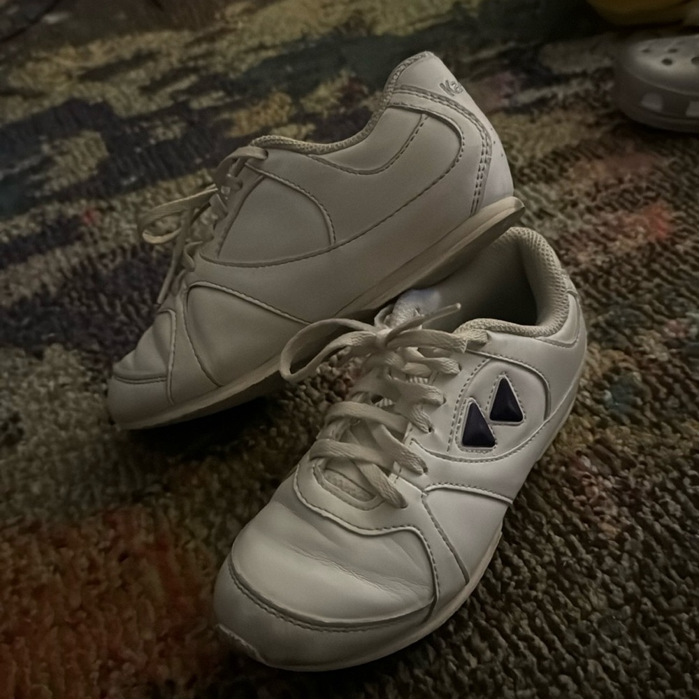 Kaepa cheer shoes. Size 13